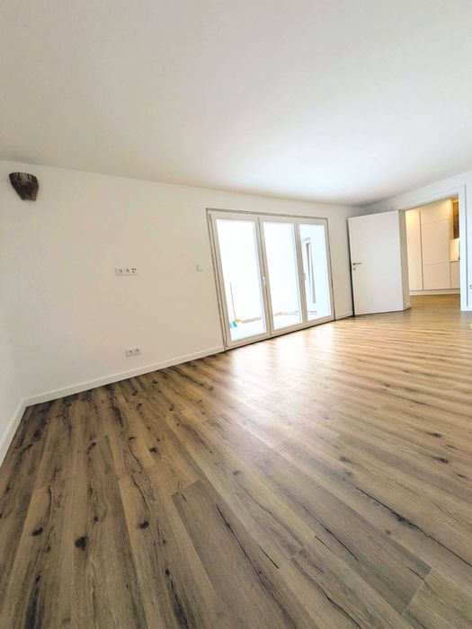 T2 novo em moradia germinada com vista mar