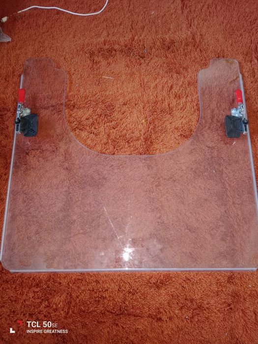 Tabuleiro para cadeira de rodas em acrilico, em bom estado.