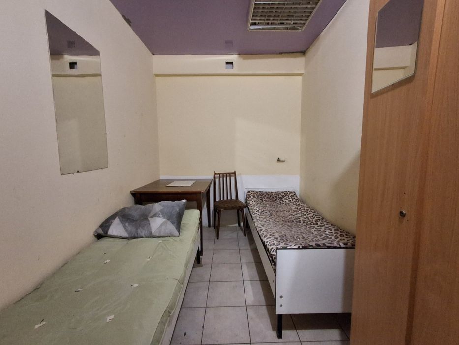 Здається кімната в гуртожитку