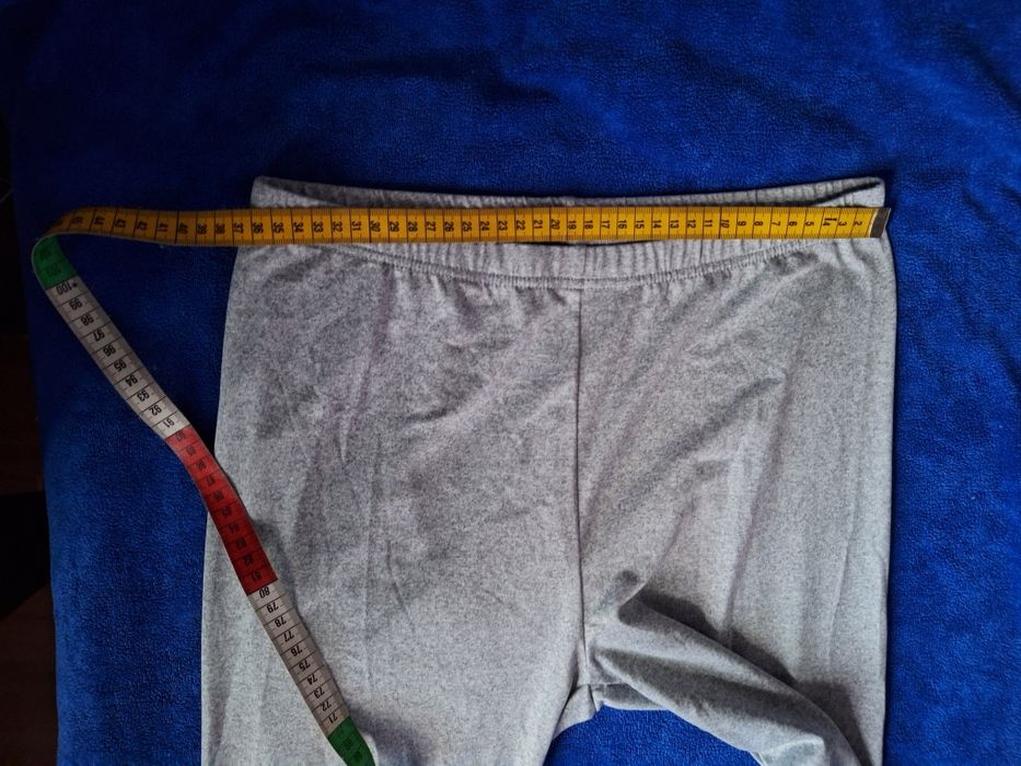 Damskie leginsy do fitness.
