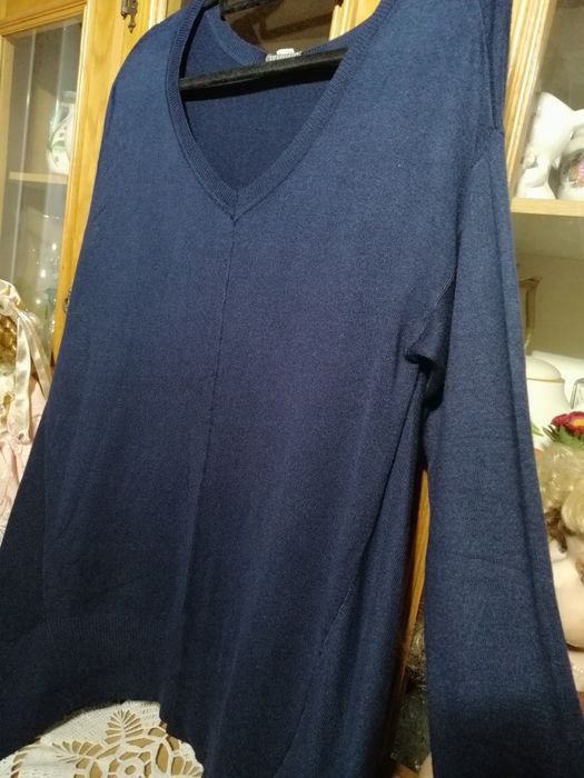 Sweterek. Granatowy 38