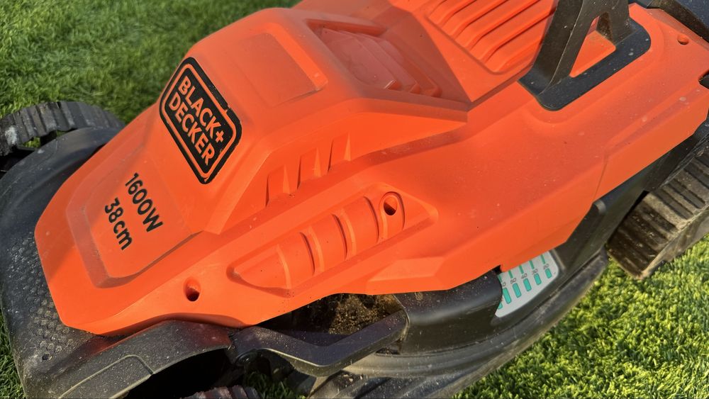 Maquina cortar relva Black&Decker 38cm