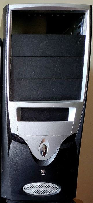 Empty PC Desktop Cases482666936523171841