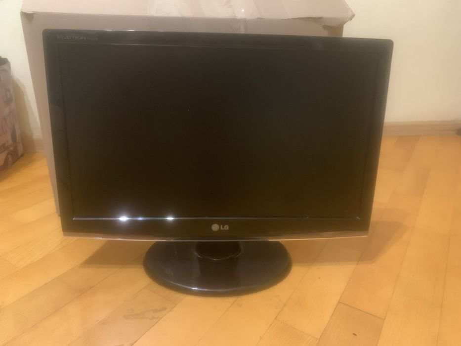 Монітор LG Flatron W2243S 22” робочий