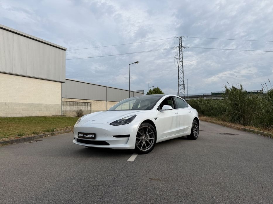 Tesla Model 3 Standard Range Plus RWD