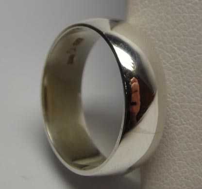 Srebrna półokrągła obrączka R.11. 5,7 mm.