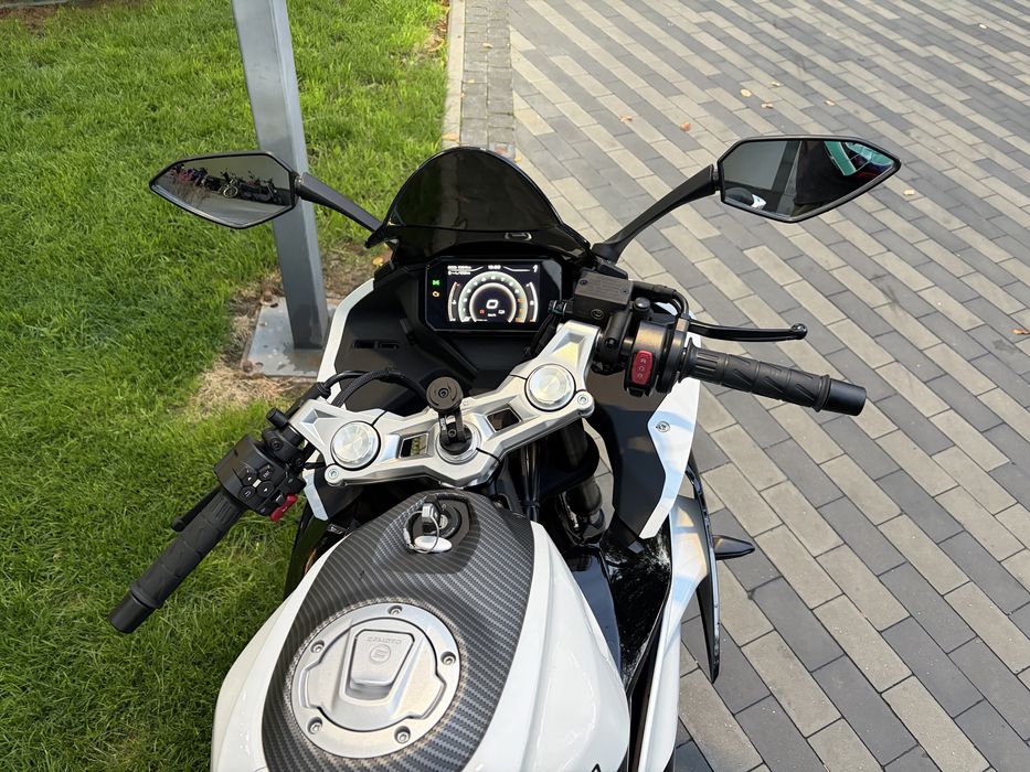 CFMOTO 300SR 2025