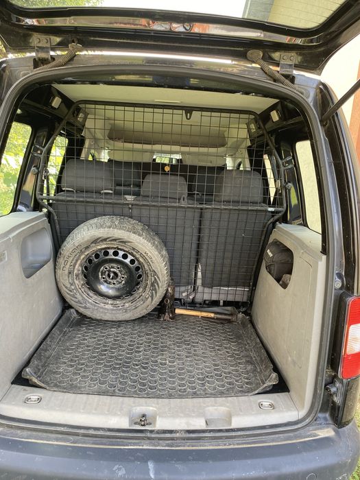 Автомобіль Vollksvagen caddy 2008