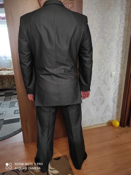 Продам мужской костюм
