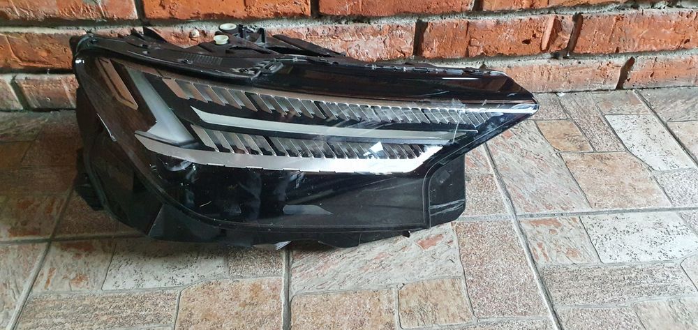 Audi q4 e-tron lampa prawy przód