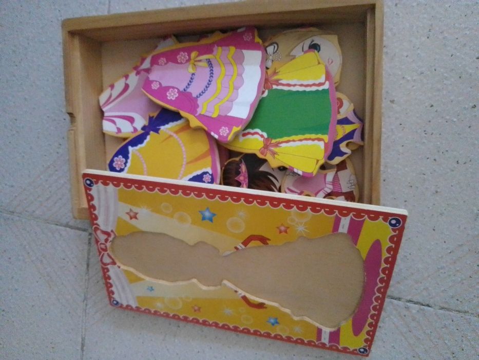 Jogo didático em madeira