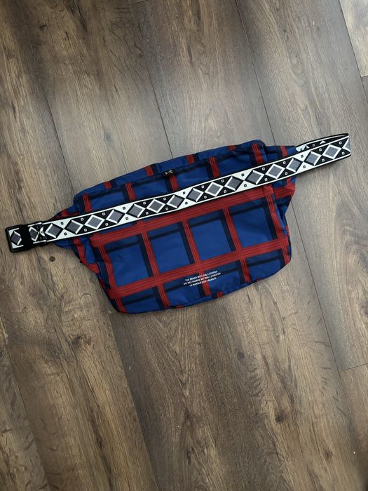 Сумка Adidas Originals x Pharrell Williams Solar Hu Bum Bag / Waistpack Crossbody Bag Original (клатч бананка сумка портфель)