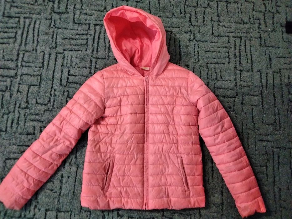 Куртка на девочку б.у.
