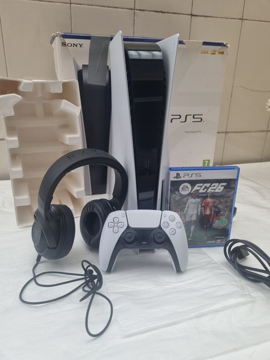 Ps5 c/ Leitor + Comando Sony + FC 26 + Headphones Razor