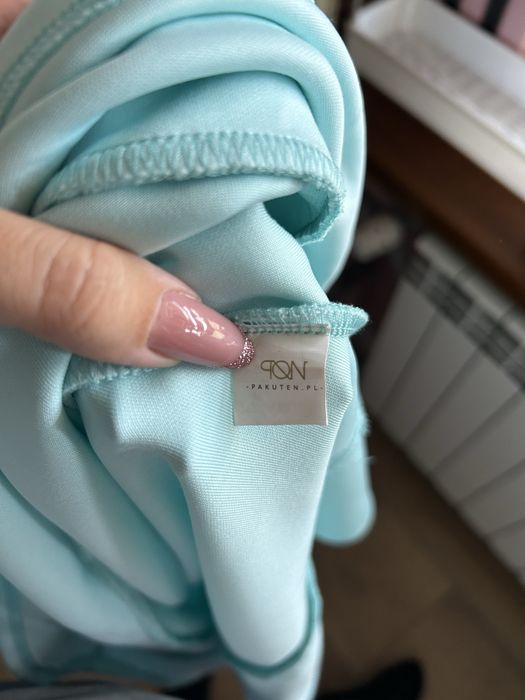 Niebieska sukienka z koronką pakuten 36