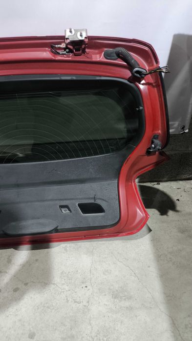 Porta Mala BMW Serie 1 (F20/F21) Vermelho