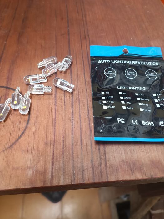 led w5w T10 + cadeado + descanso