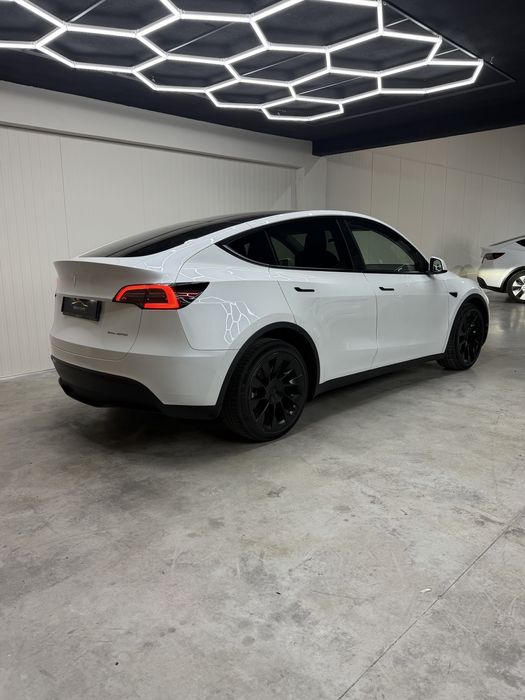 Tesla Model Y Long Range Dual Motor