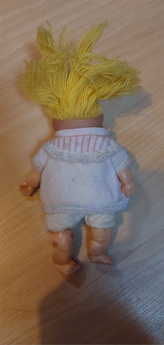 Boneca de brincar antiga