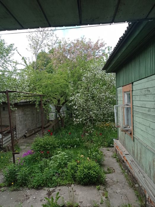 Будинок та земельна ділянка 9сот. по вулиці 1-го Травня.