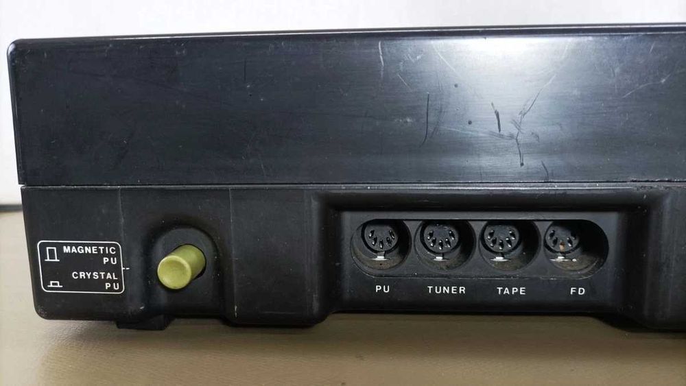 Włoski wzmacniacz Minerva MK 4000 , 1975r., 2×25Wt na 4Ohm, biały kruk