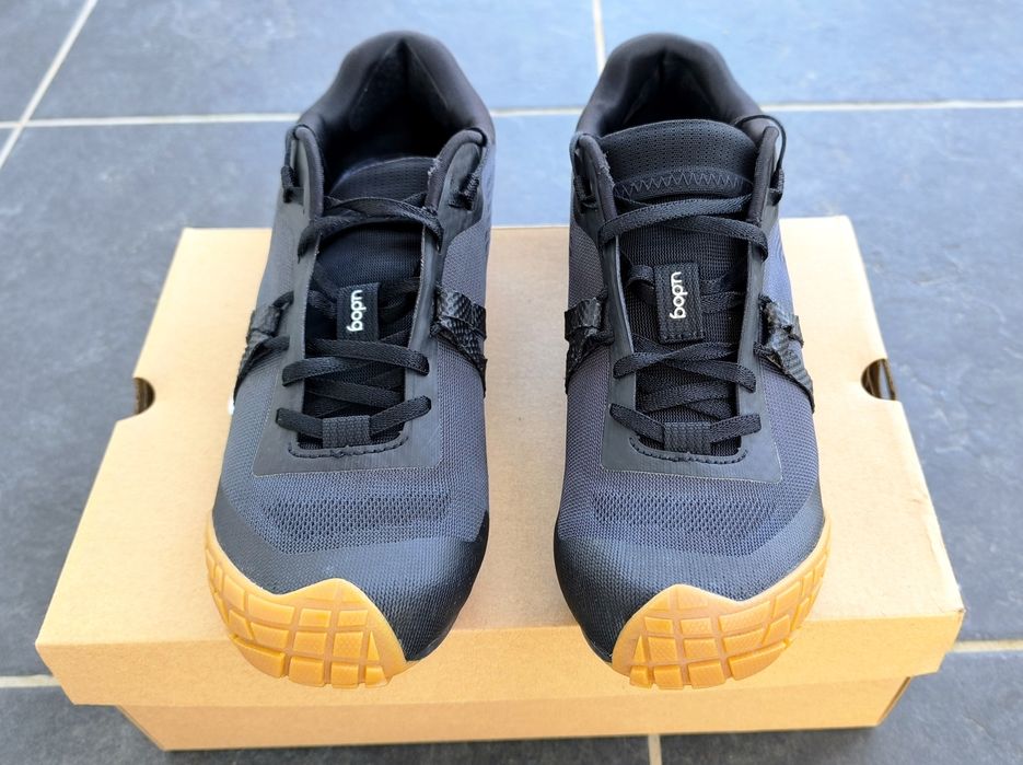 Sapatos semi-novos Udog