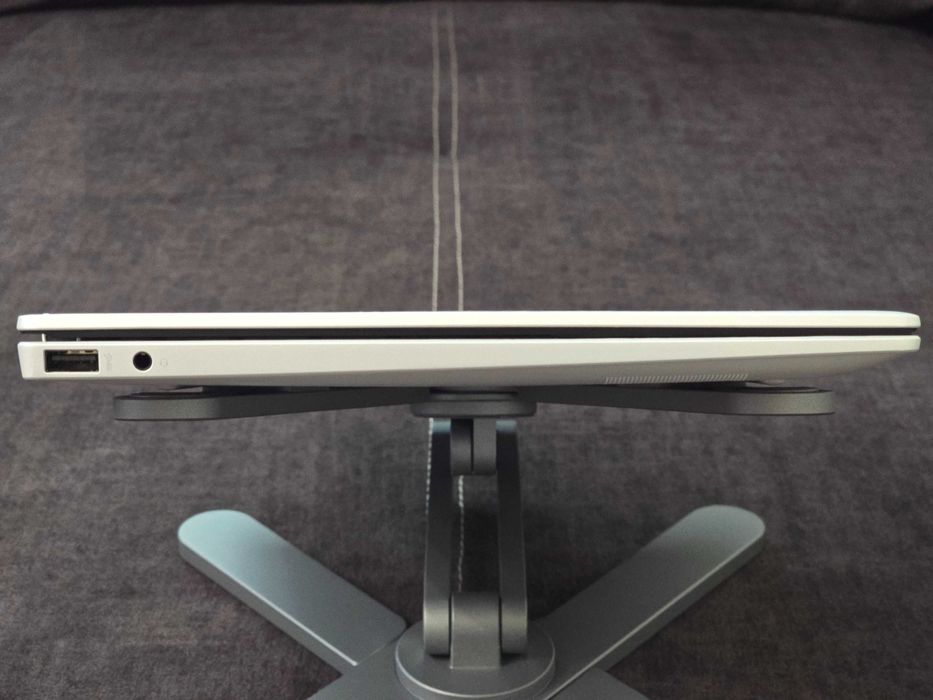 HP OmniBook 7 Aero NGAI (13,3" IPS/ Ryzen AI 5 340/ 16 DDR5/ 512 SSD)