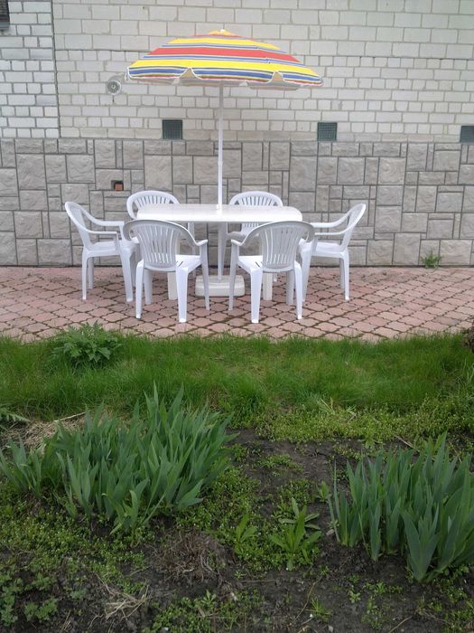 Комплект пластик Holiday стол стулья дом дача пластиковый c Германии