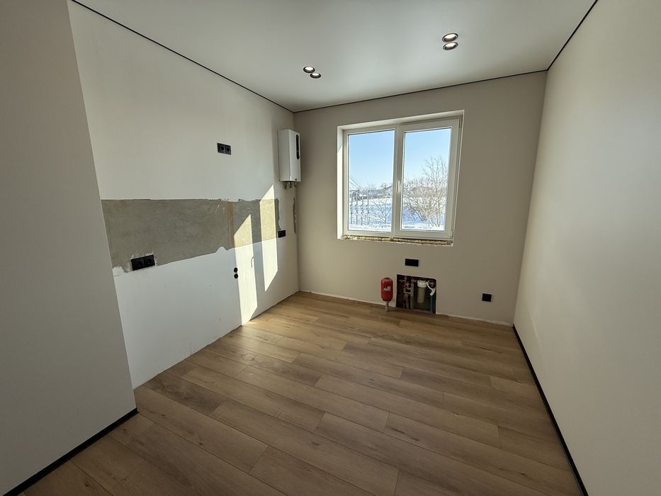 Продаж сучасного таунхауса з ремонтом у Підгайцях.