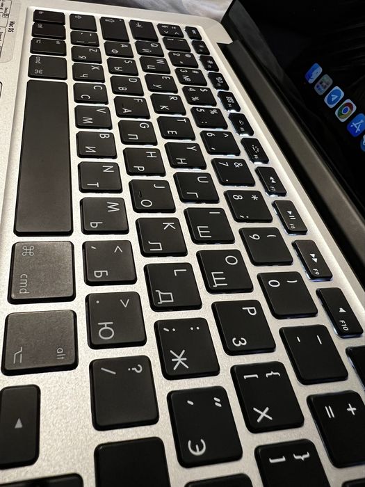 MacBook pro 13 8/256gb i5 a1502 100%акб