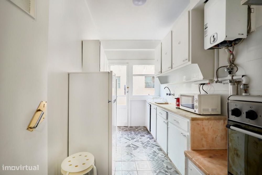 Quarto - localizado em Benfica Lisbon