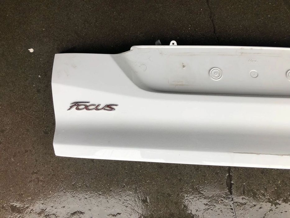 FORD FOCUS III TAMPA PLASTICO MALA - M322