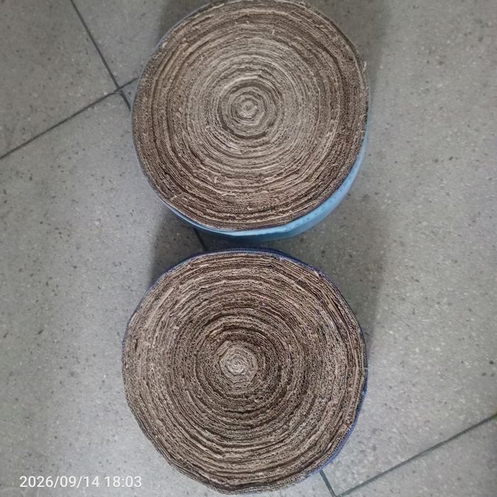 АНТИСТРЕС-СТАНЦІЯ
Саморобна картонна дряпалка, обтягнута джинстканиною
Саморобна КАРТОННА ДРЯПАЛКА — котику кайф, меблям амністія, господарю спокій!