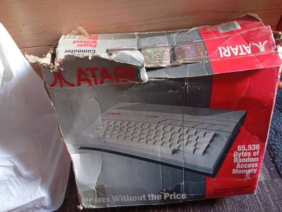 Atari 65xe  jak na foto