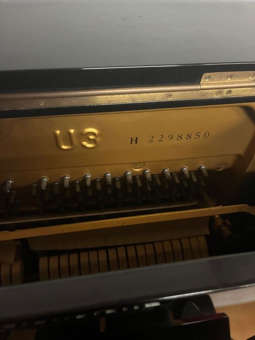 Yamaha U3 – Piano Vertical Profissional – Excelente Estado