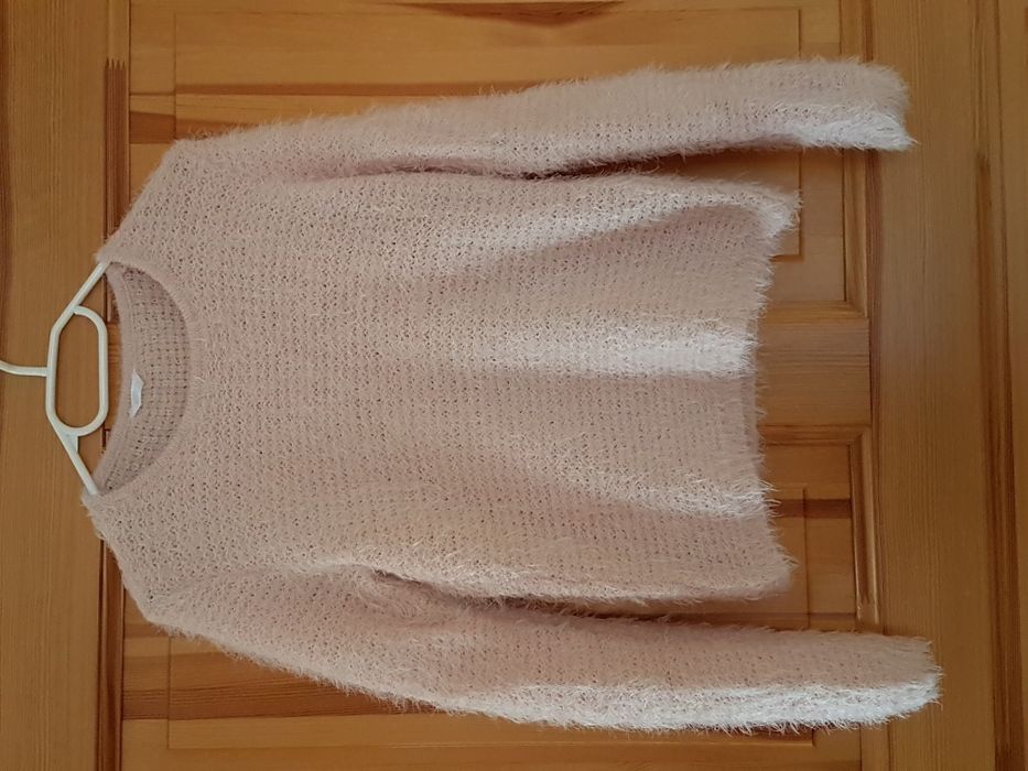 Sweterek pudrowy róż