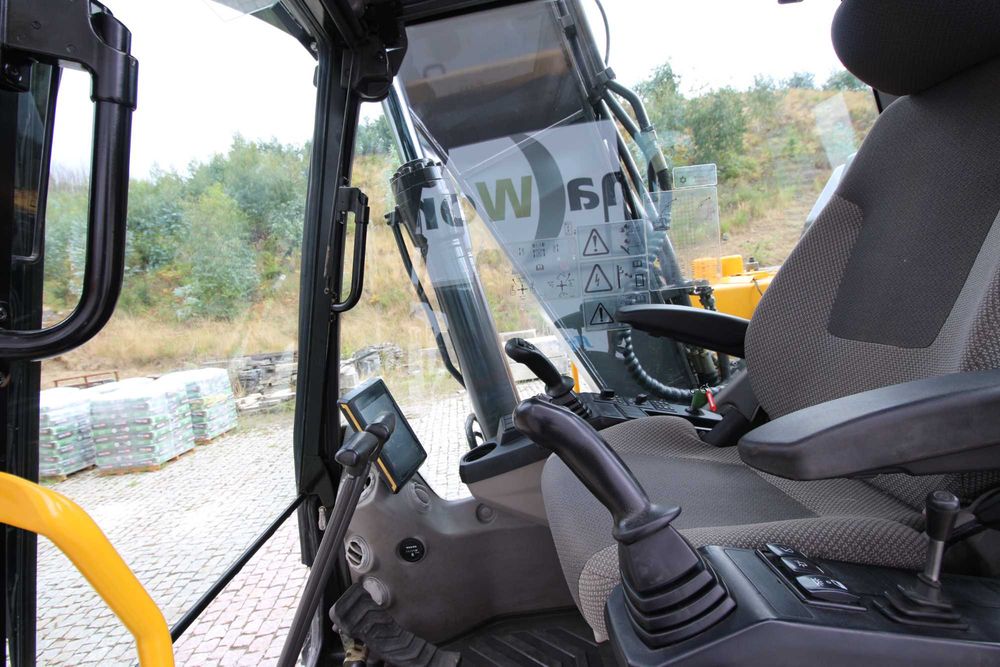 Escavadora Giratória de Rastos  VOLVO EC140EL – TOTALMENTE RECONDICIONADA – GARANTIA 12 MESES / 1.000 HORAS