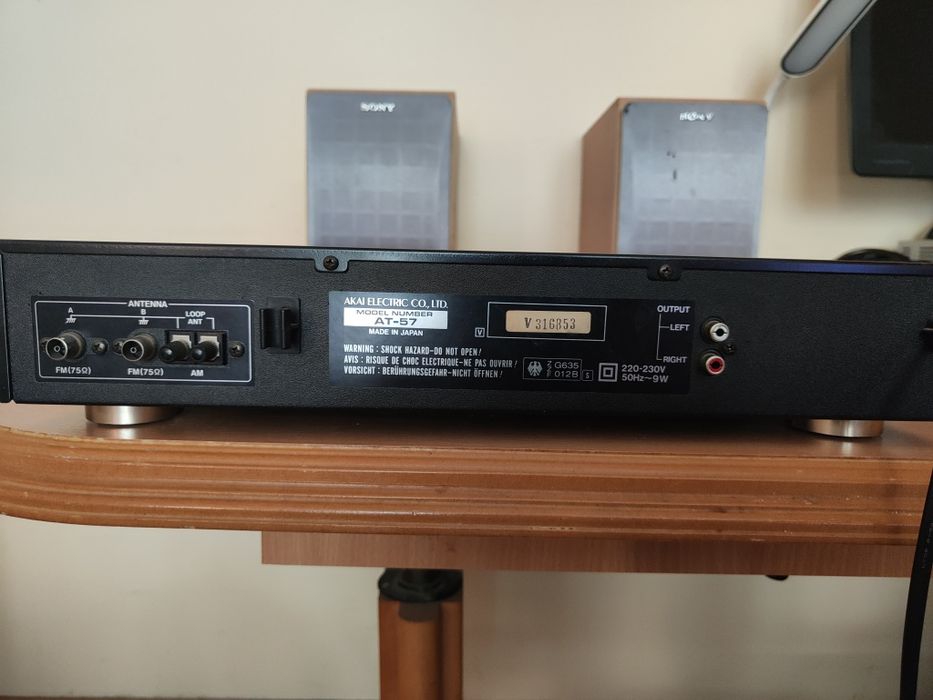 Tuner AKAI AT-57
