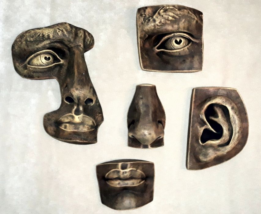 Conjunto de estatuetas estilo moderno/abstracto em Marfinite.