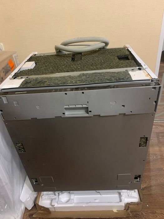 Посудомийна машина Beko DIN 5833