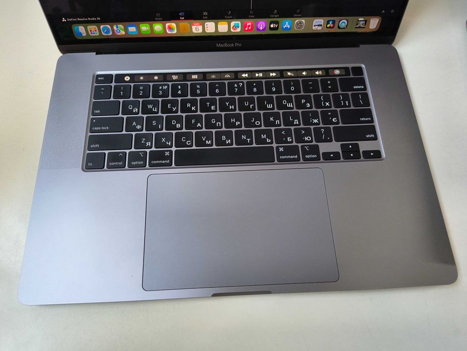 Топові Apple MacBook pro A2141 (Core i7-9750H/32Gb-DDR4-500Gb-SSD)