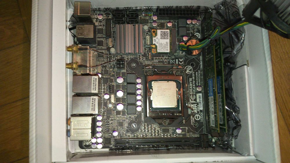 Płyta Mini Itx Gigabyte GA-Z87N-WIFI + i5-4440 + 16GB DRR3 antena