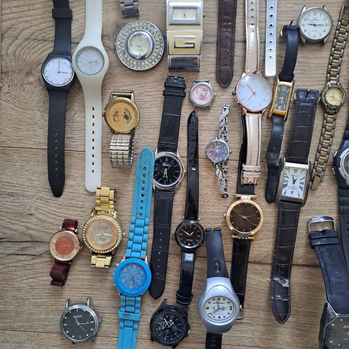 Часи кварцевые мужские, женские в хорошем рабочем состоянии. Цена за ш