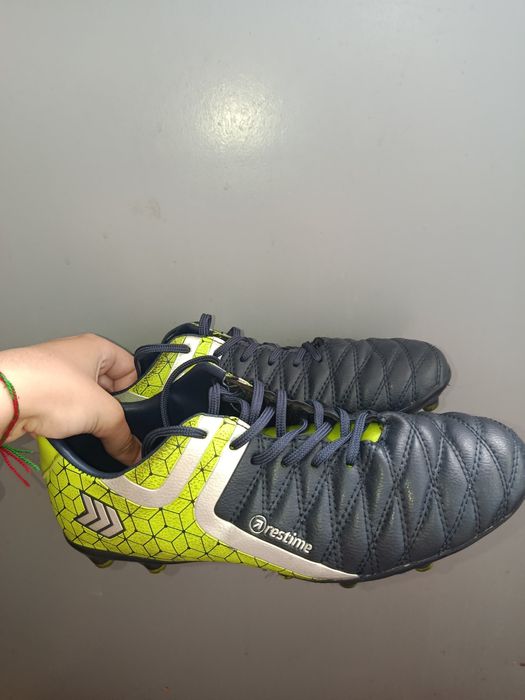 Футбольні бутси Restime