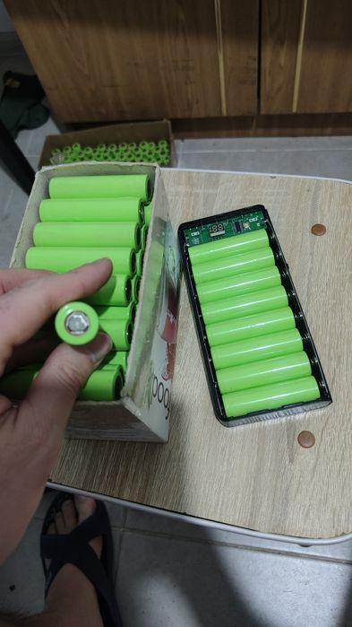 Li-ion акумулятори формату 18650 Tesla