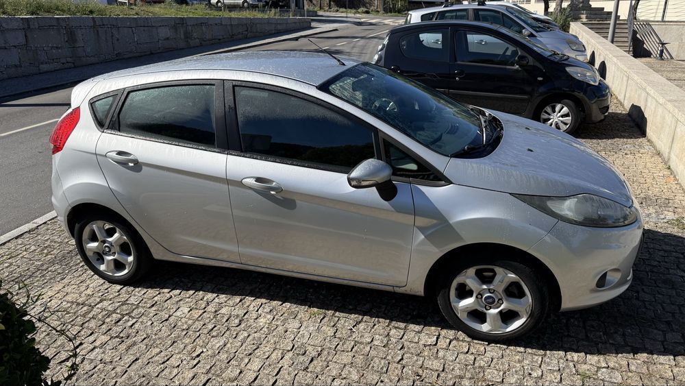 Ford Fiesta 4500 euros foto 4