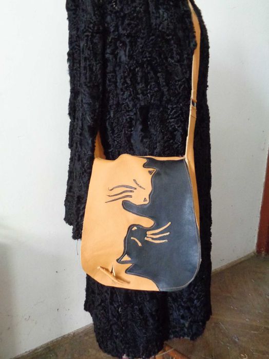 Artystyczna torebka skórzana z kotami. Handmade