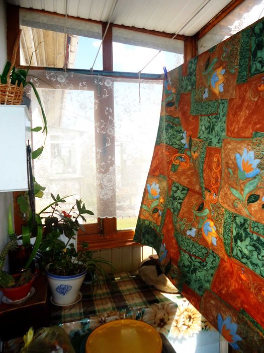 ПРОДАМ великогабаритну 2 кімнатну квартиру  сталинка в закритому дворі район Центрального рінку