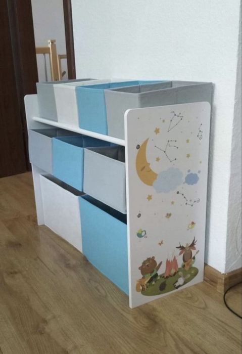 Duży biało szary regał komoda z pojemnikami dla dzieci organizer