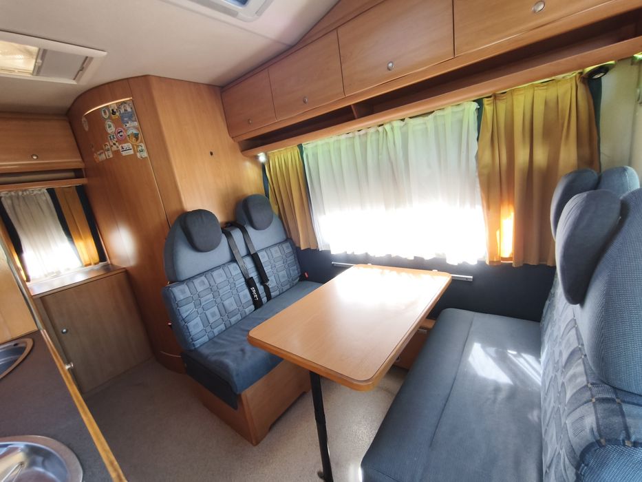 Autocaravana com A/C  2.8 6lugares de livrete